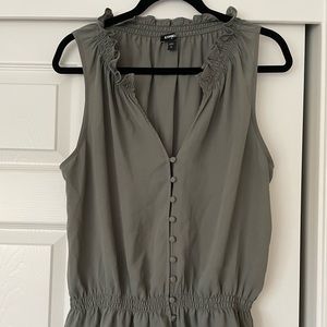 Sleeveless peplum top